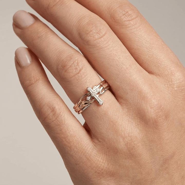 A MOTHER'S LOVE SILVER & GOLD RING
