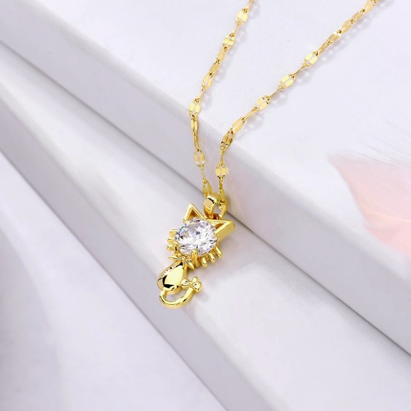 Gold plated cat necklace with zircon